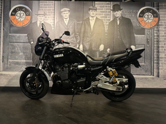YAMAHA XJR 1300 4