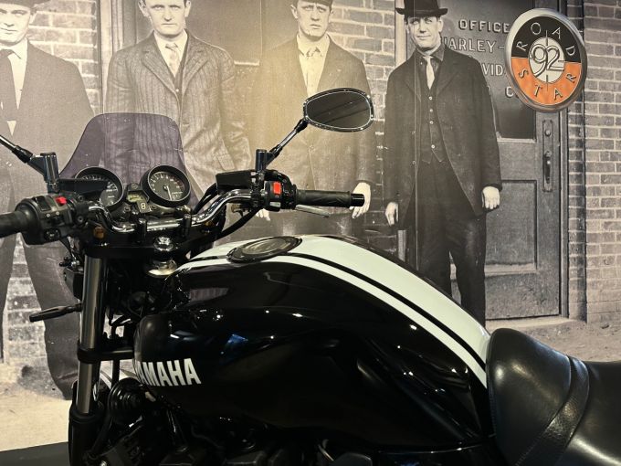 YAMAHA XJR 1300 4