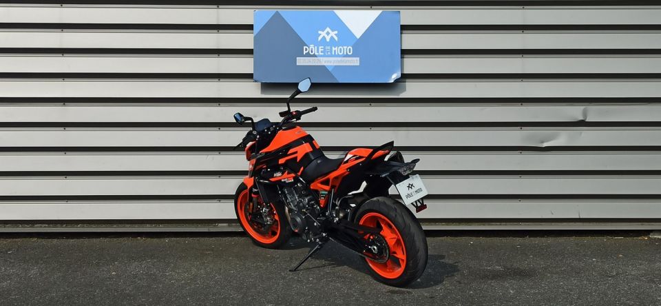 KTM 890 DUKE 4