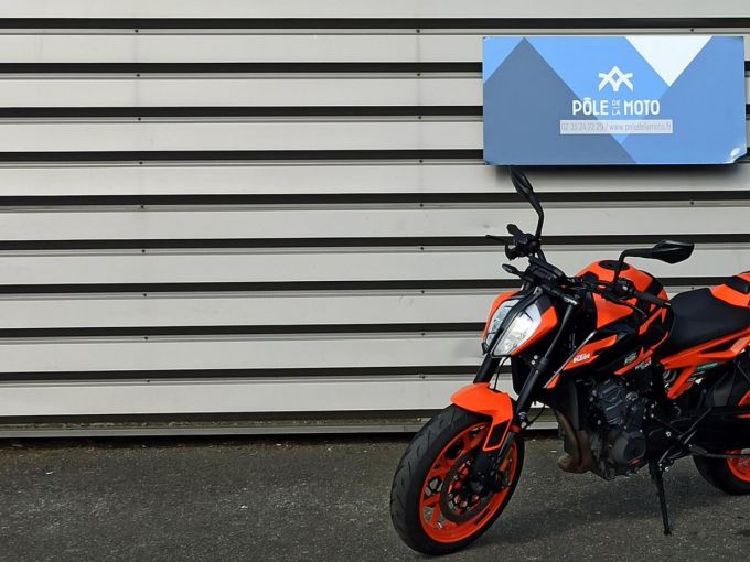 KTM 890 DUKE 4