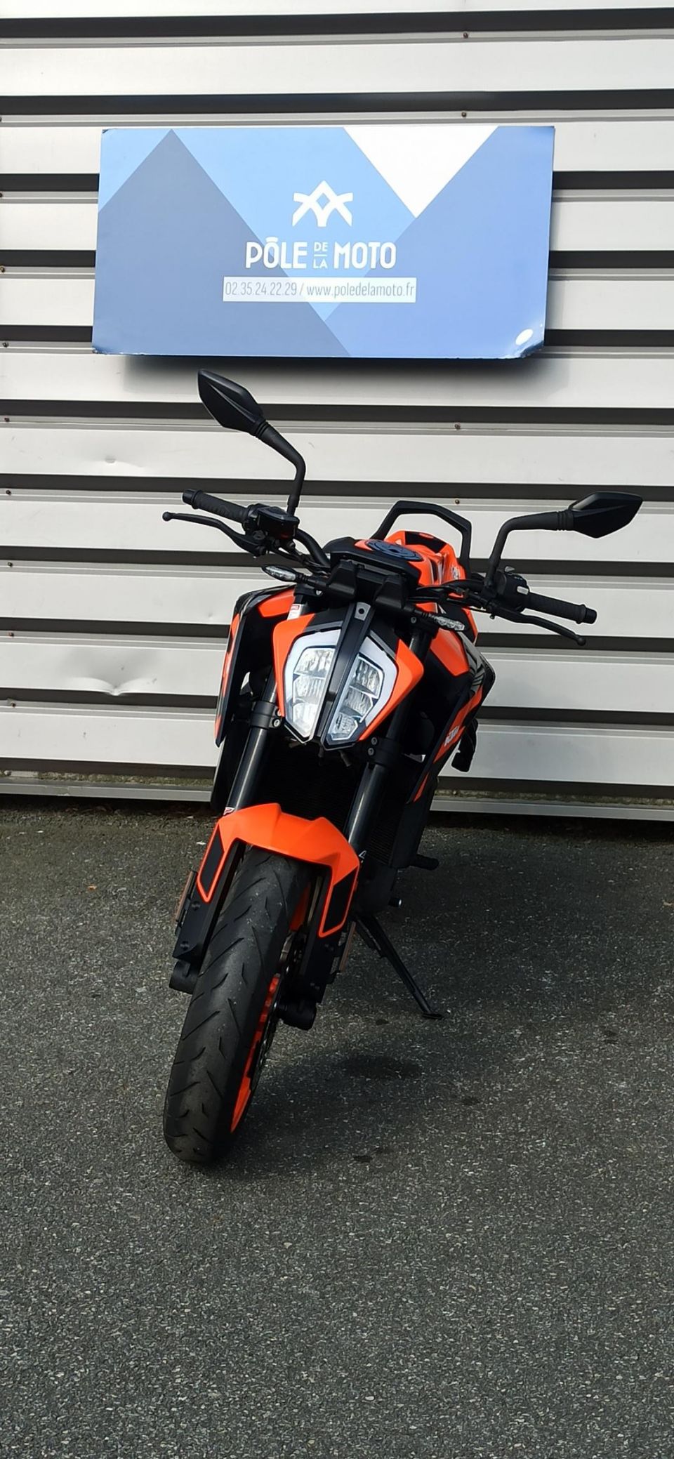 KTM 890 DUKE 4