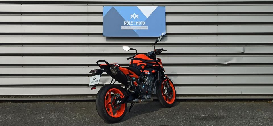 KTM 890 DUKE 4