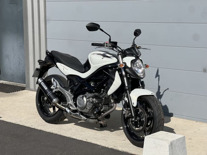 SUZUKI GLADIUS 650 4