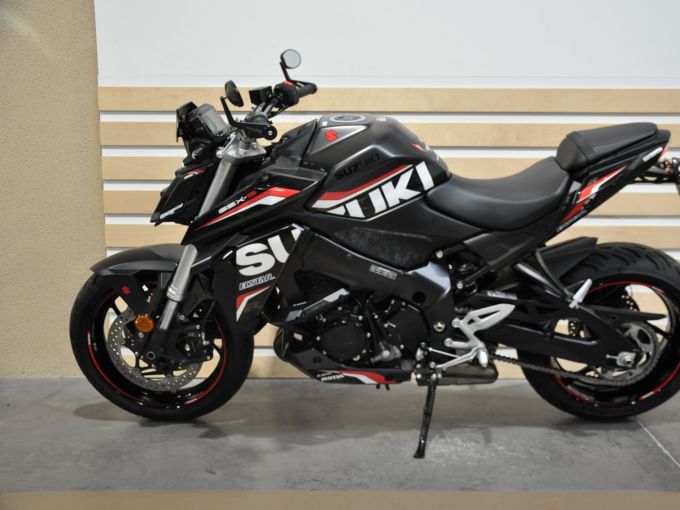 SUZUKI GSX-S 950 A2 4