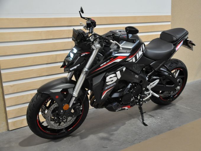 SUZUKI GSX-S 950 A2 4