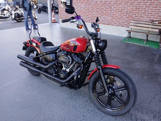 HARLEY-DAVIDSON SOFTAIL STREET BOB 1868 4