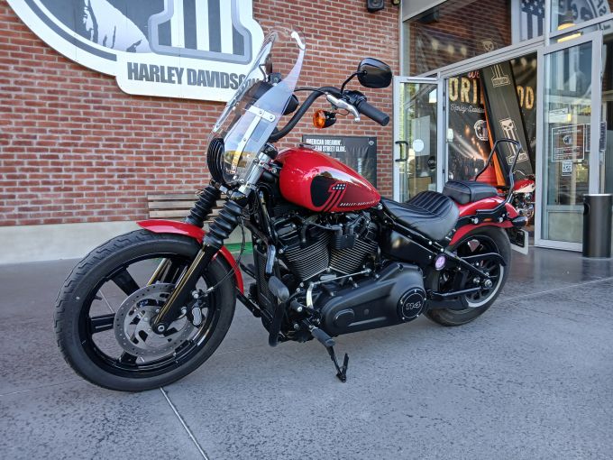 HARLEY-DAVIDSON SOFTAIL STREET BOB 1868 4