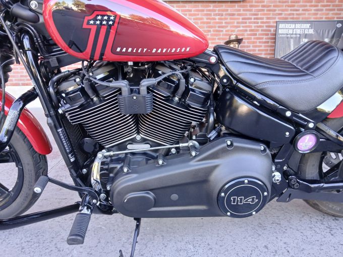 HARLEY-DAVIDSON SOFTAIL STREET BOB 1868 4