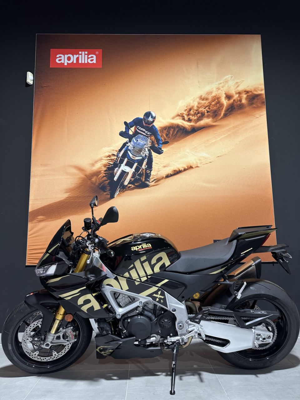 APRILIA TUONO 1100 V4 FACTORY 4