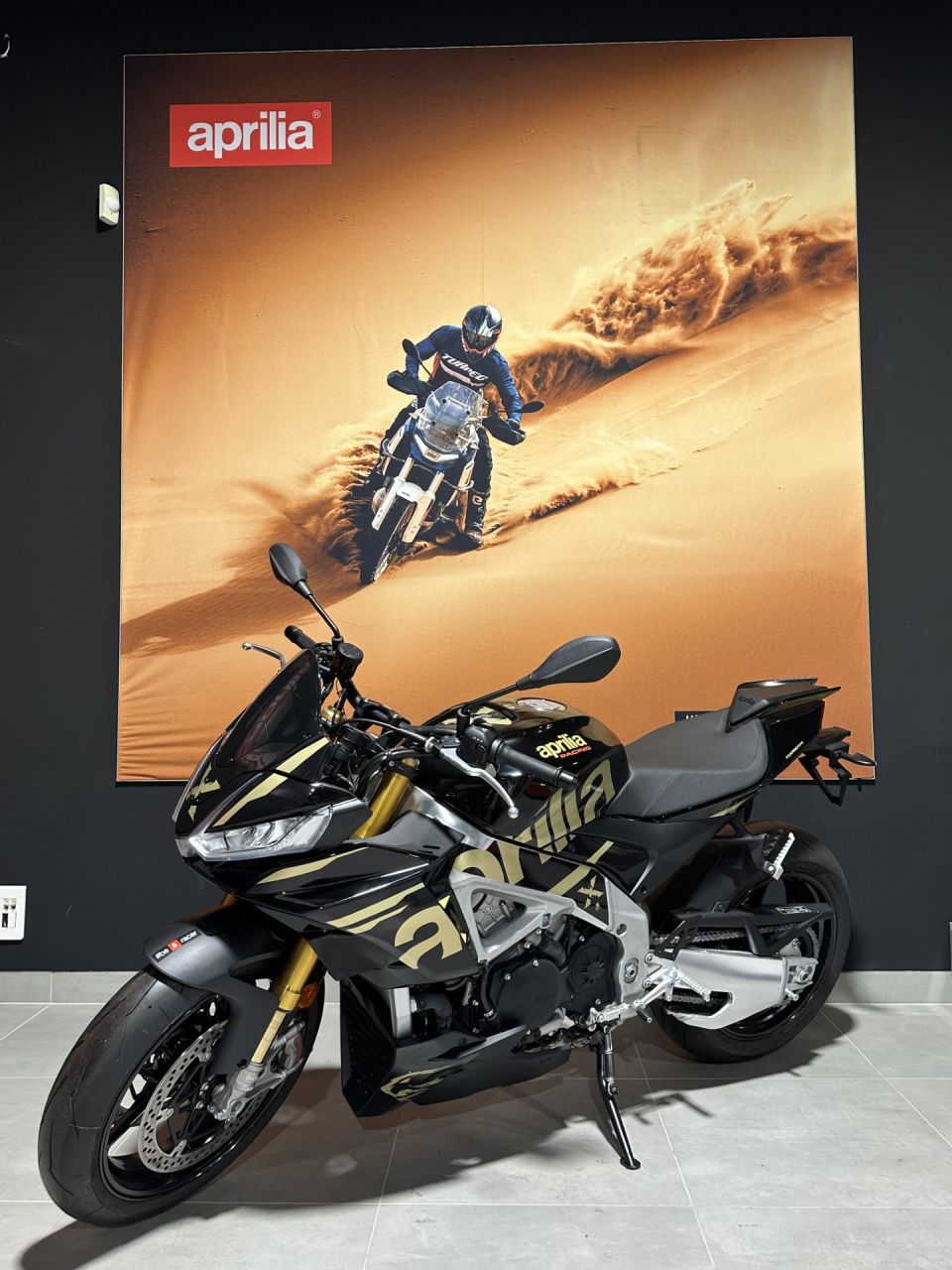 APRILIA TUONO 1100 V4 FACTORY 4