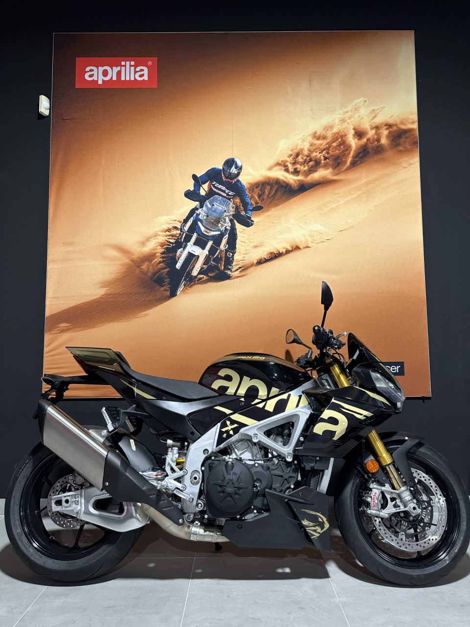 APRILIA TUONO 1100 V4 FACTORY 4
