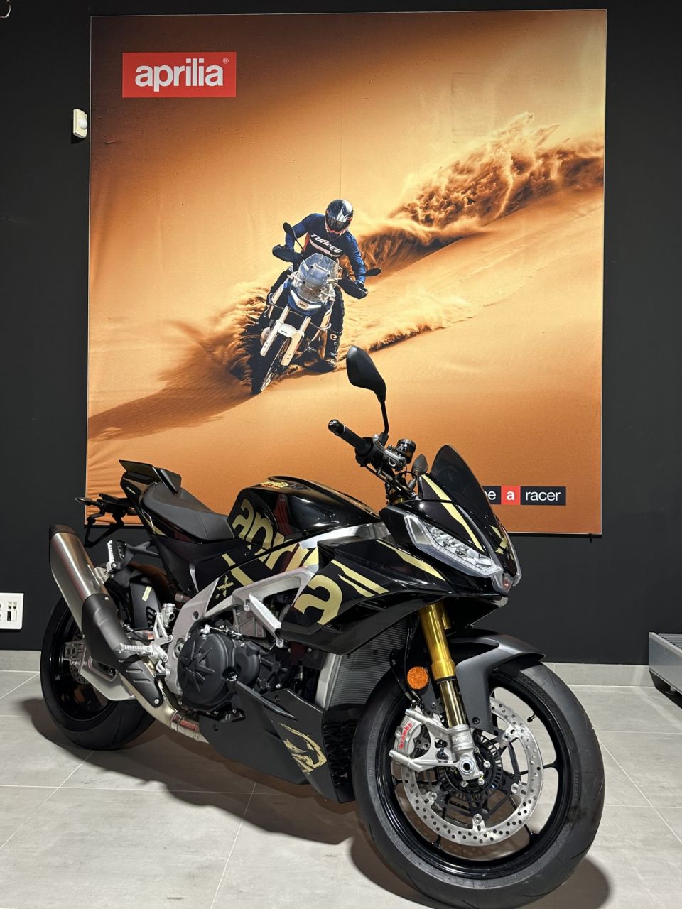 APRILIA TUONO 1100 V4 FACTORY 4