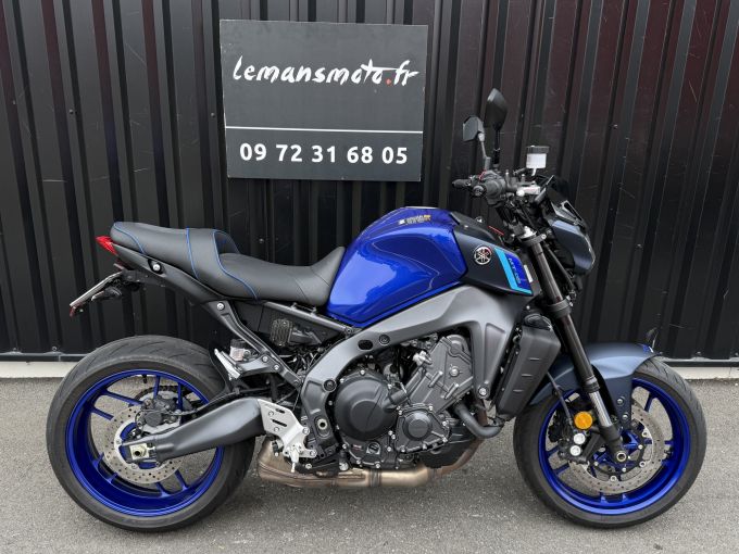 YAMAHA MT-09 4