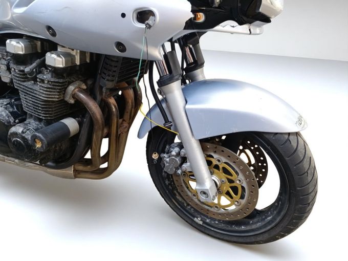 KAWASAKI ZR-7 4