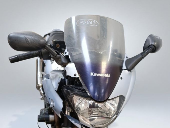 KAWASAKI ZR-7 4