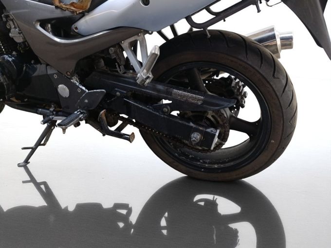 KAWASAKI ZR-7 4