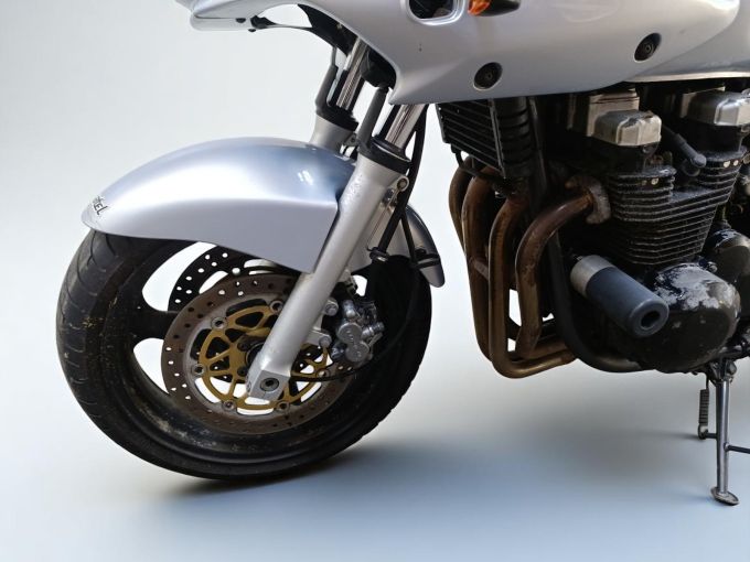 KAWASAKI ZR-7 4