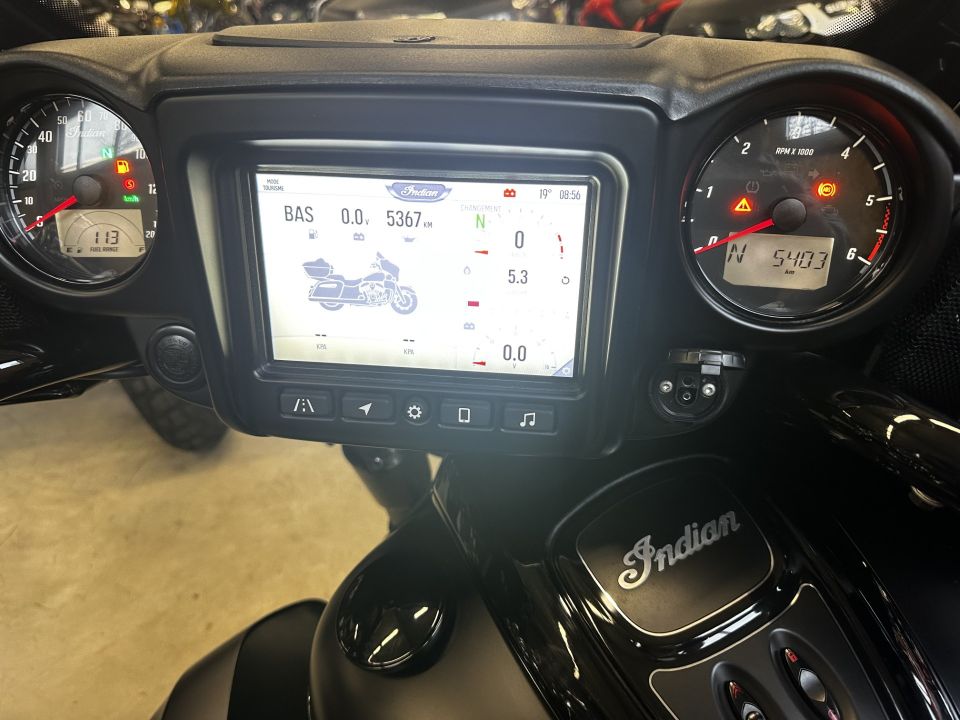 INDIAN ROADMASTER DARK HORSE 1890 4