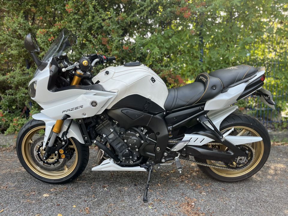 YAMAHA FZ8 4