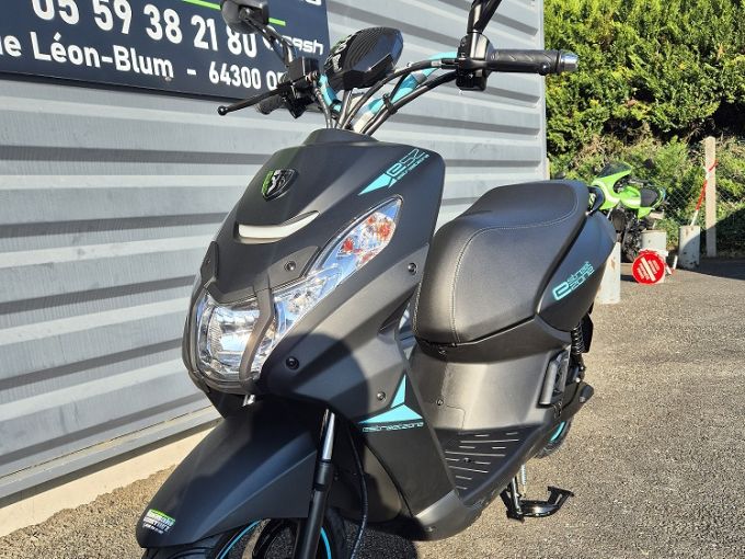 PEUGEOT STREETZONE ELECTRIQUE 4