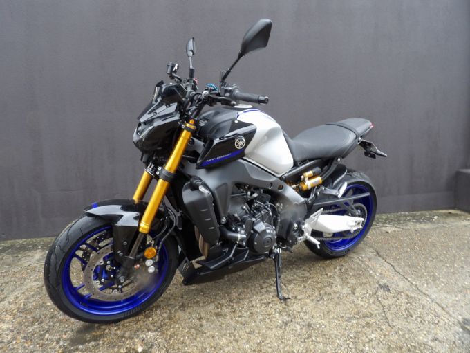 YAMAHA MT-09 SP 4