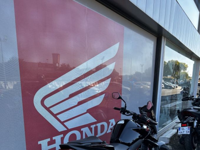HONDA CB 750 HORNET 4