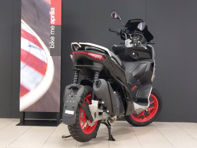 APRILIA SR GT 125 SPORT 4