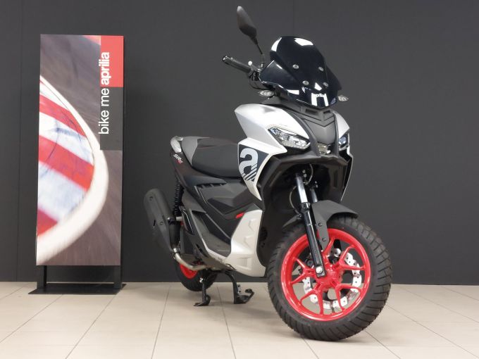 APRILIA SR GT 125 SPORT 4
