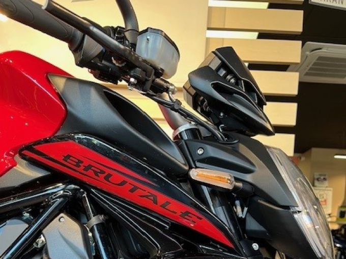 MV AGUSTA BRUTALE 800 4