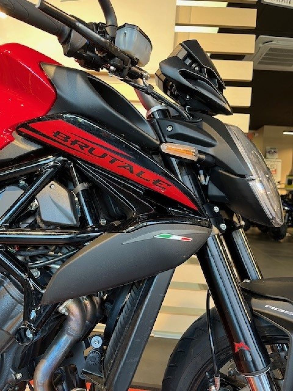 MV AGUSTA BRUTALE 800 4