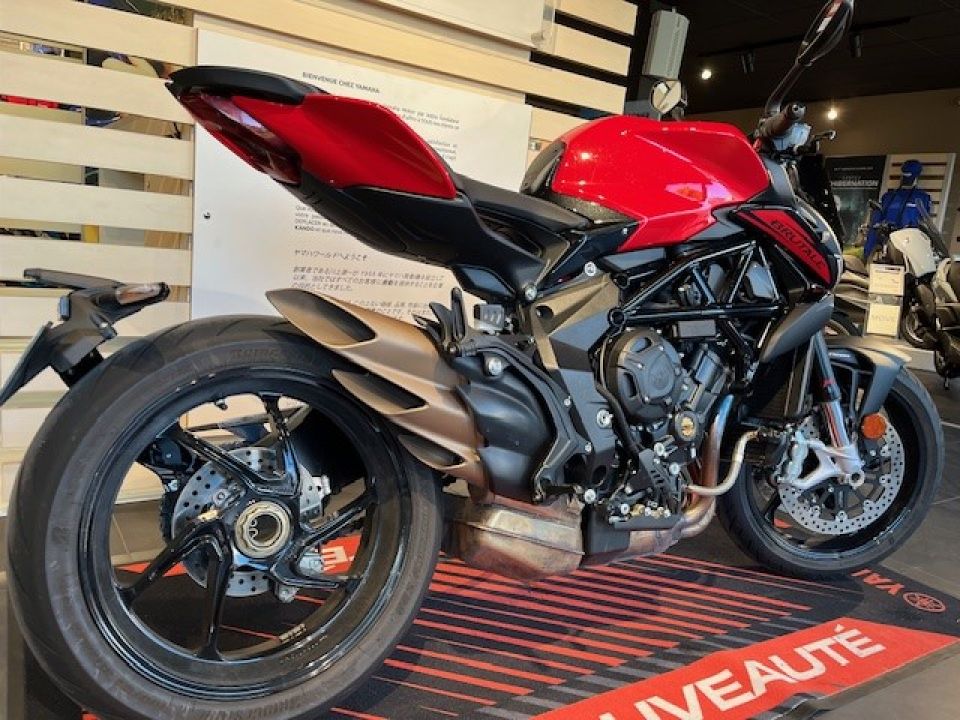MV AGUSTA BRUTALE 800 4