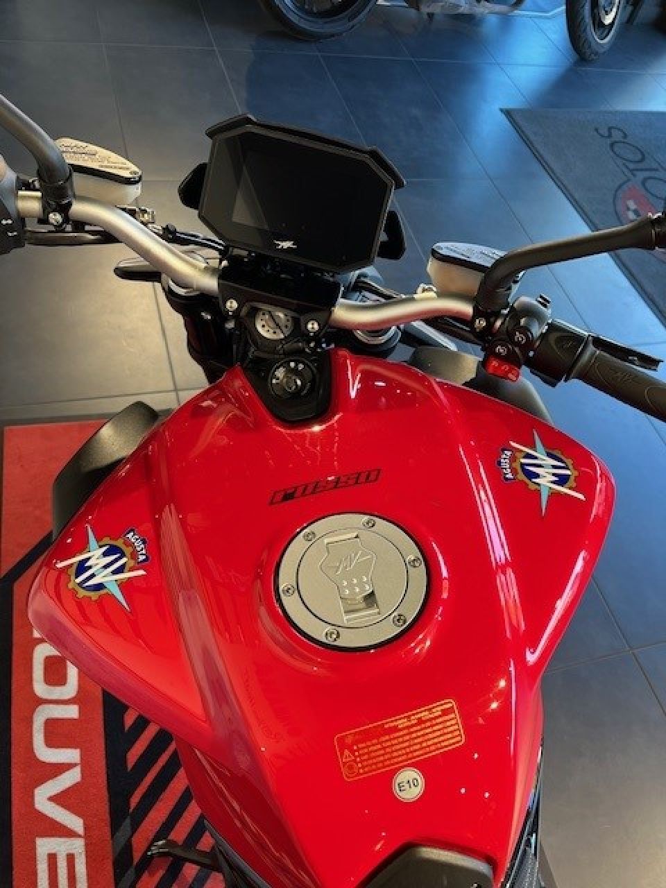 MV AGUSTA BRUTALE 800 4