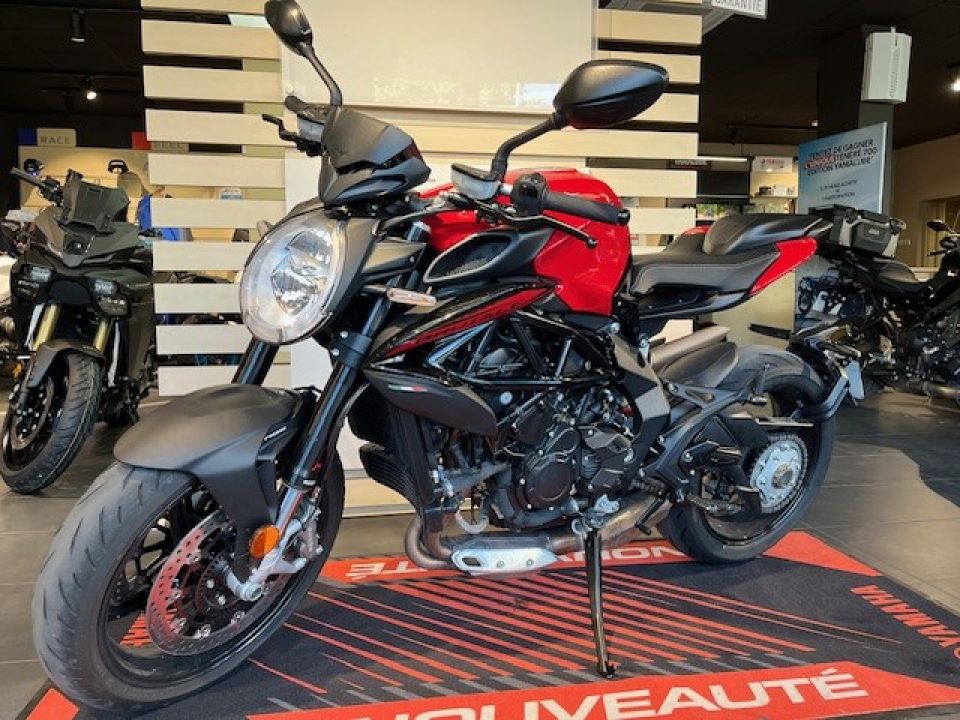 MV AGUSTA BRUTALE 800 4