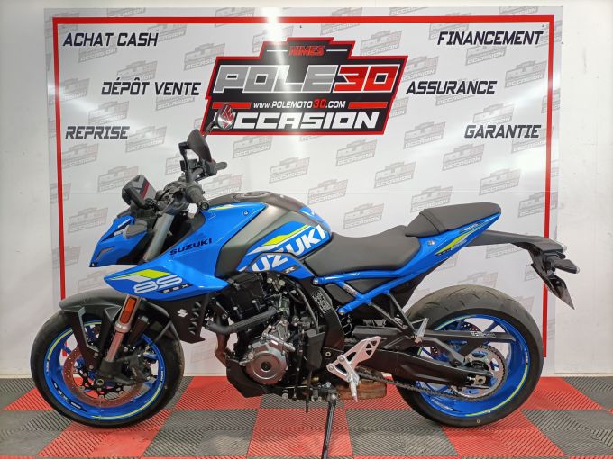 SUZUKI GSX-8S 4