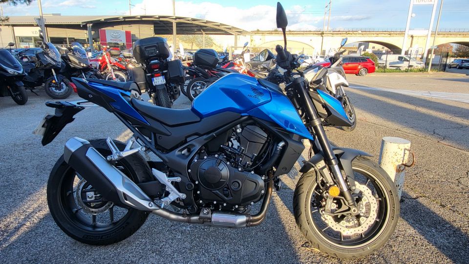 HONDA CB 750 HORNET 4