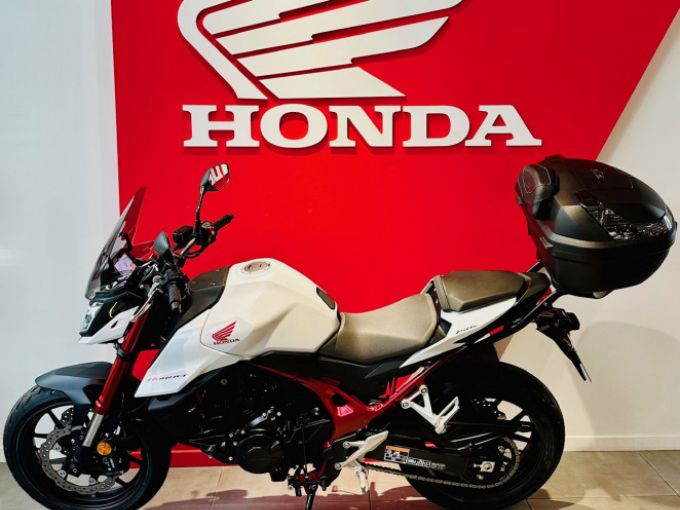 HONDA CB750 HORNET 4