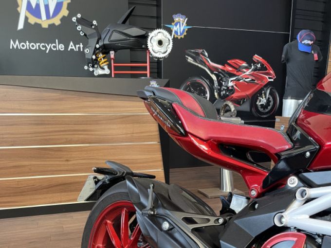 MV AGUSTA BRUTALE 800 EAS 4