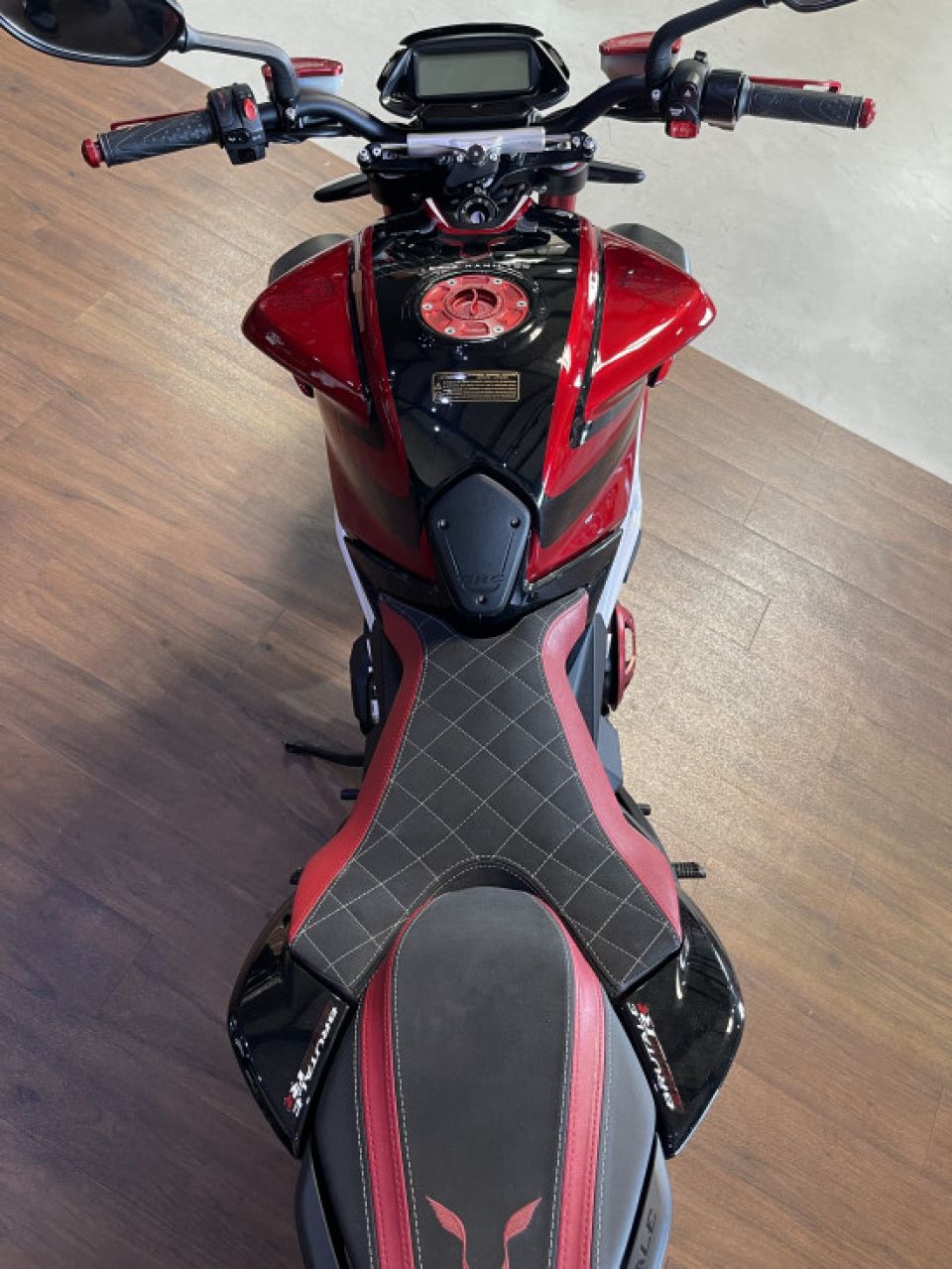 MV AGUSTA BRUTALE 800 EAS 4