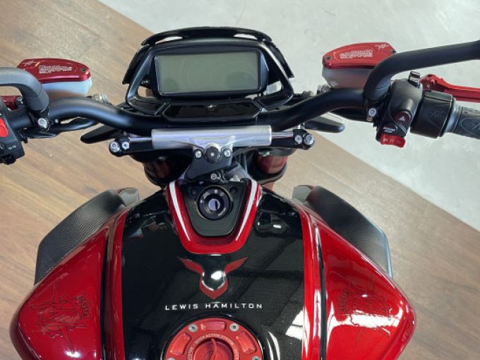 MV AGUSTA BRUTALE 800 EAS 4