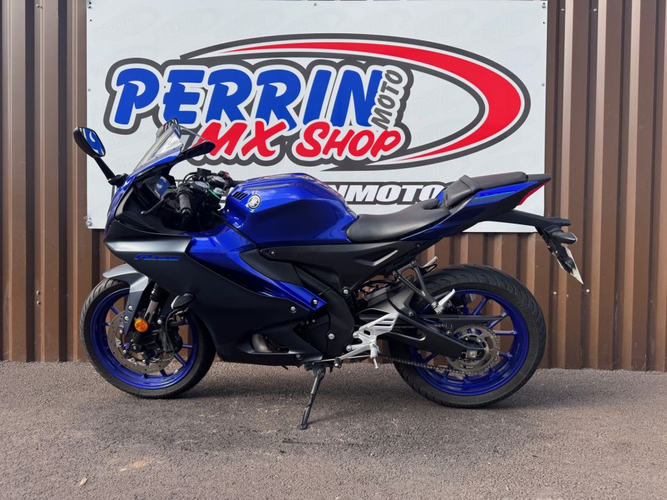 YAMAHA YZF-R 125 4