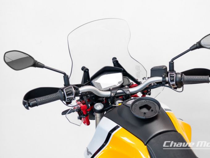 MOTO GUZZI V85 TT 4