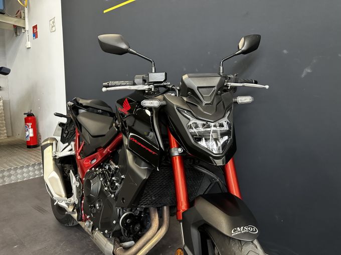 HONDA CB 750 HORNET 4
