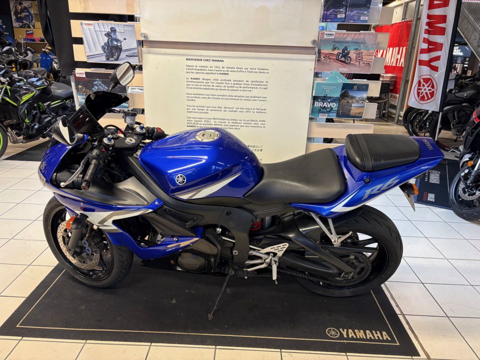 YAMAHA YZF-R6 4