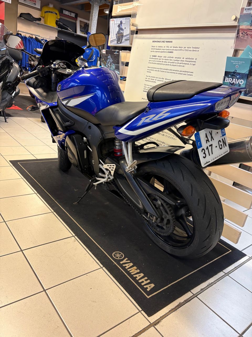 YAMAHA YZF-R6 4
