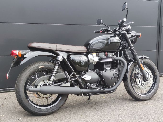 TRIUMPH Bonneville T120 Black 4