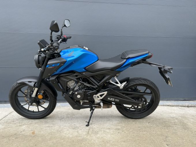 HONDA CB 125 R 4