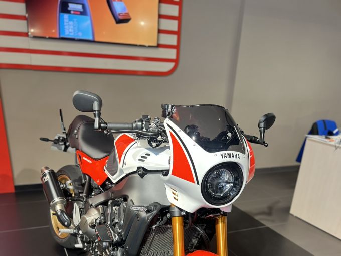 YAMAHA XSR 900 4