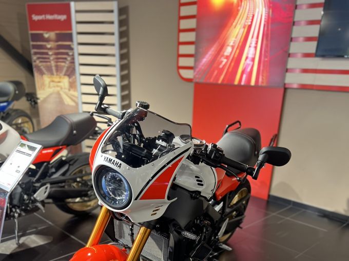 YAMAHA XSR 900 4
