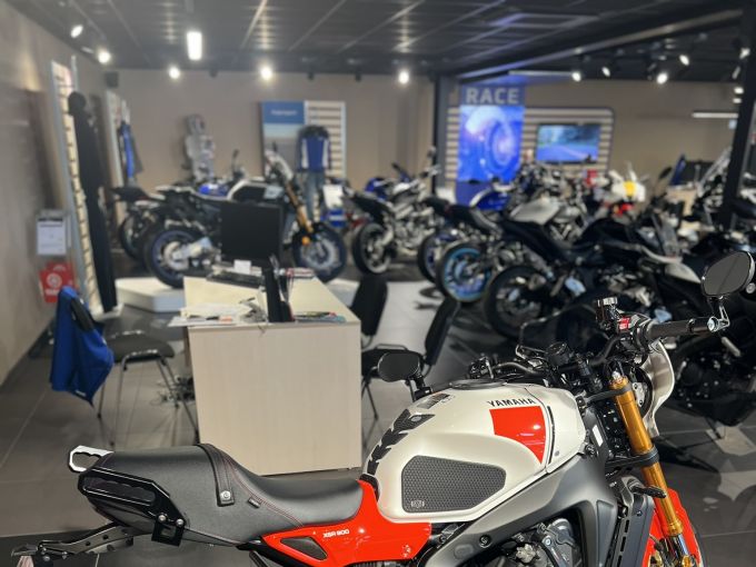 YAMAHA XSR 900 4
