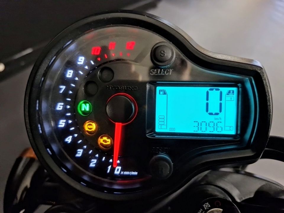 HYOSUNG GV 300 S BOBBER 4